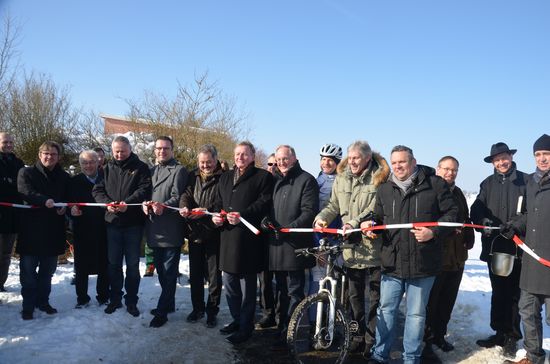 Viel Prominenz bei Radwegeinweihung