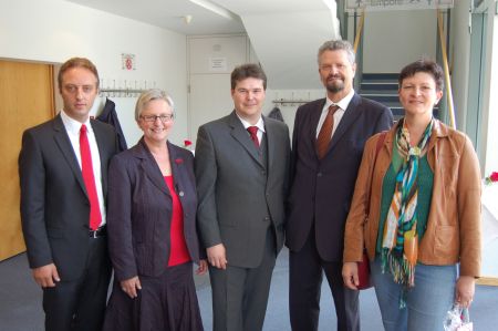 Gruppenbild mit Gernot Erler und Macit Karaahmetoglu